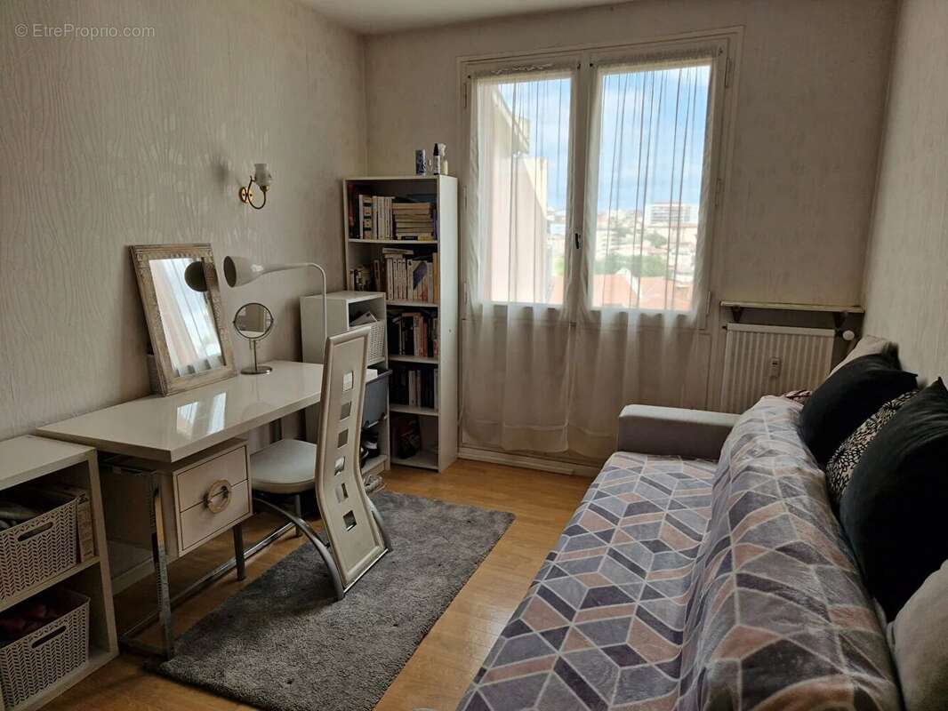 Appartement à BOURG-DE-PEAGE