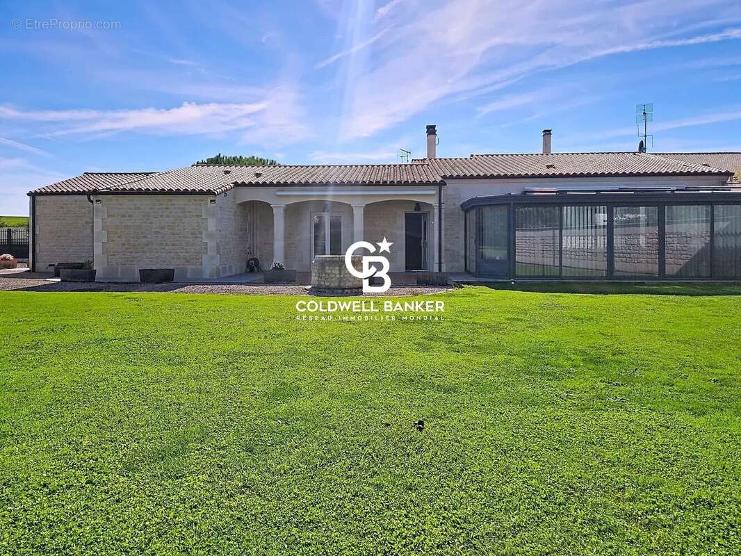 Maison à SAINT-JEAN-D&#039;ANGELY