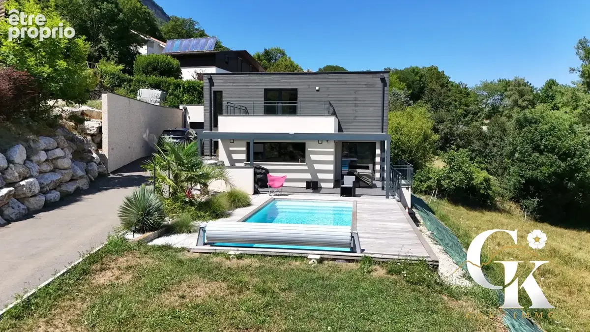 Maison 6 pièces 160 m² à vendre à Claix (38640) - photo 2
