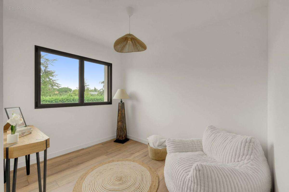 Maison à LACROIX-FALGARDE