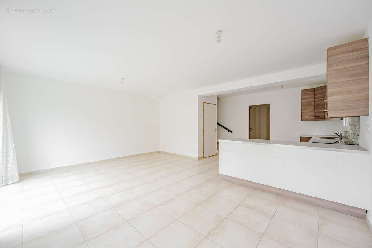 Maison à EVENOS