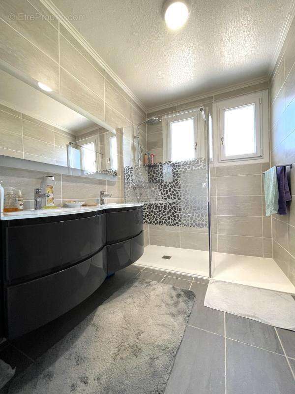 Maison à RILLIEUX-LA-PAPE