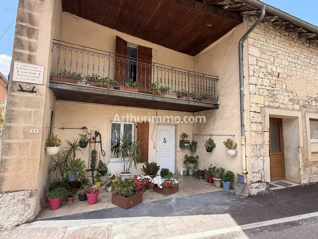 Maison à CROTENAY