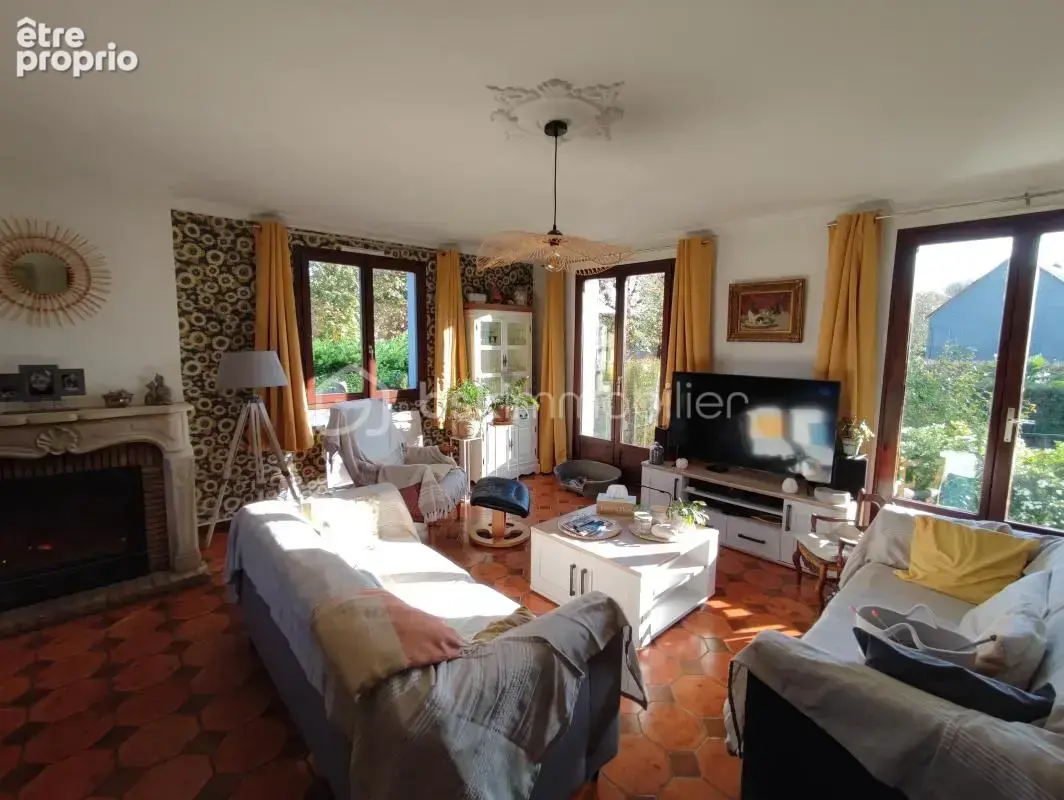 Pavillon sur sous-sol de 184 m² avec jardin et dépendance - photo 2