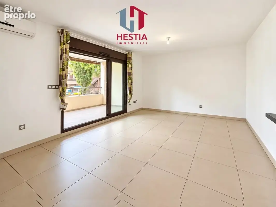 Appartement T3 81m² Centre-Ville Saint-Pierre - photo 2