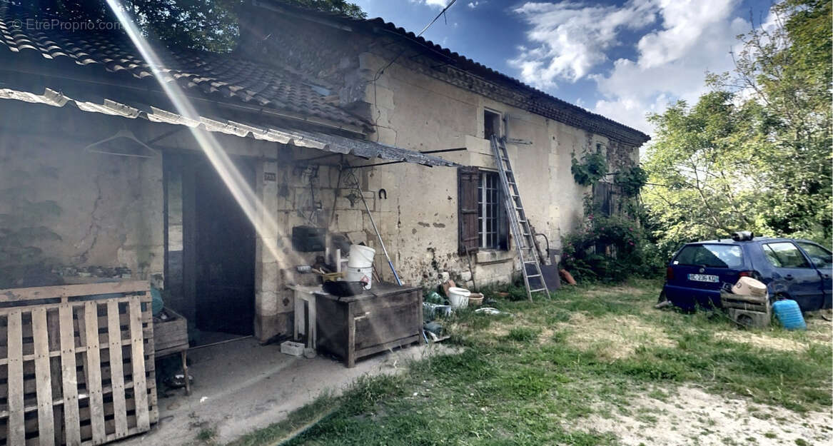 Maison à GRUN-BORDAS