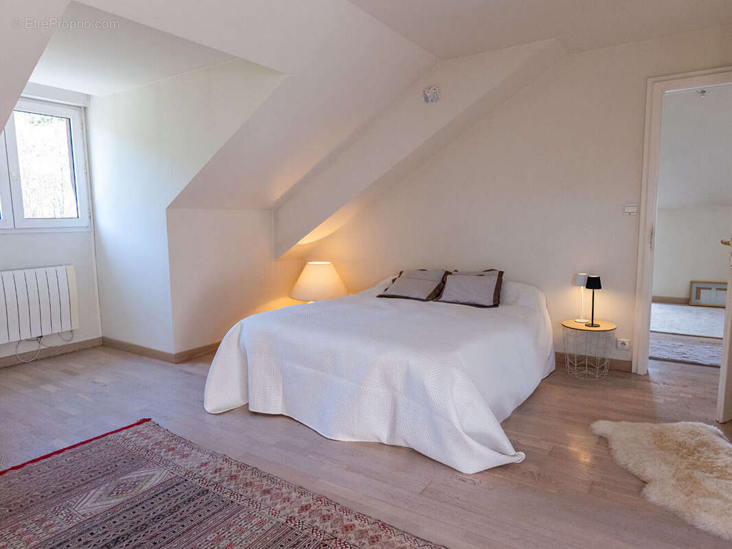 Appartement à ONET-LE-CHATEAU