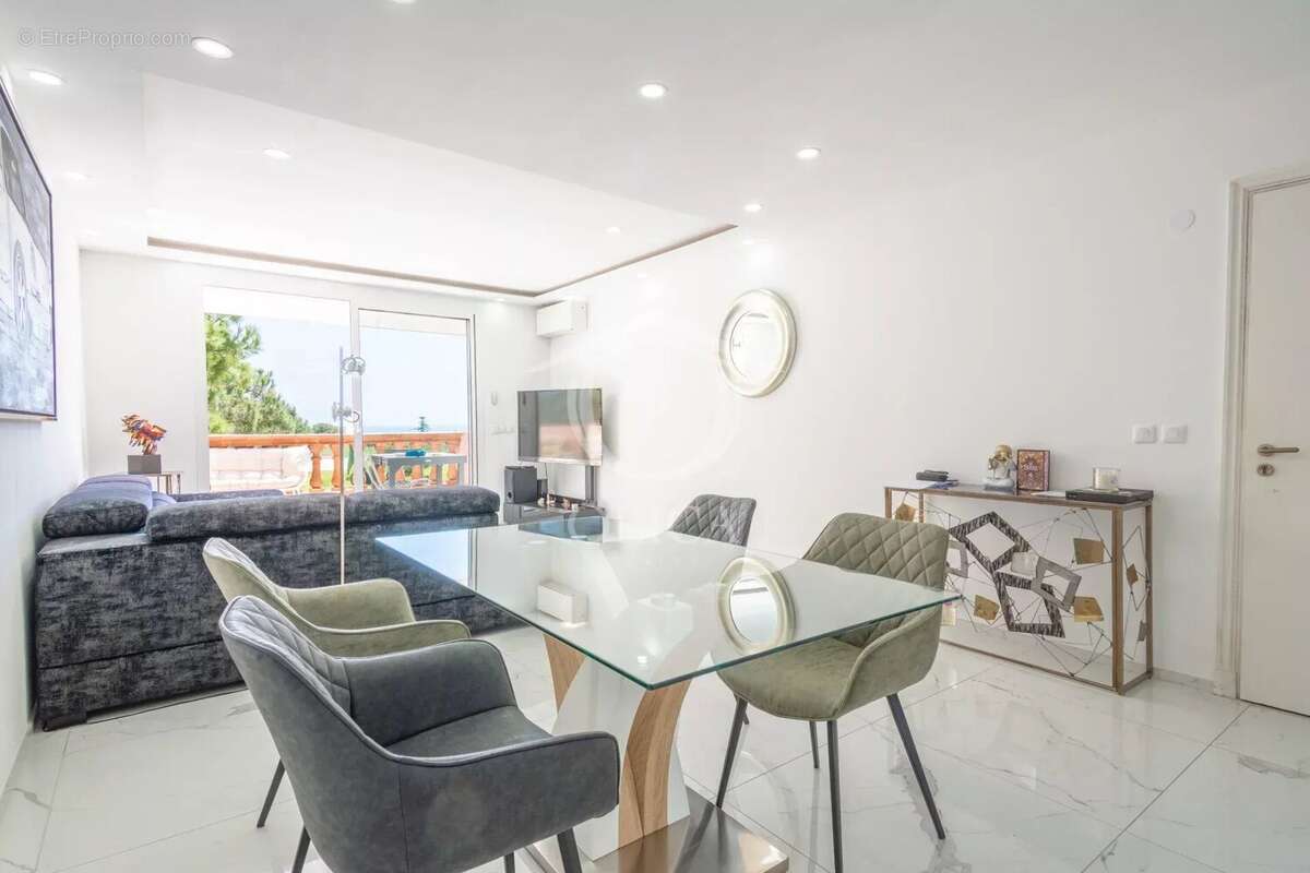 Appartement à VILLENEUVE-LOUBET