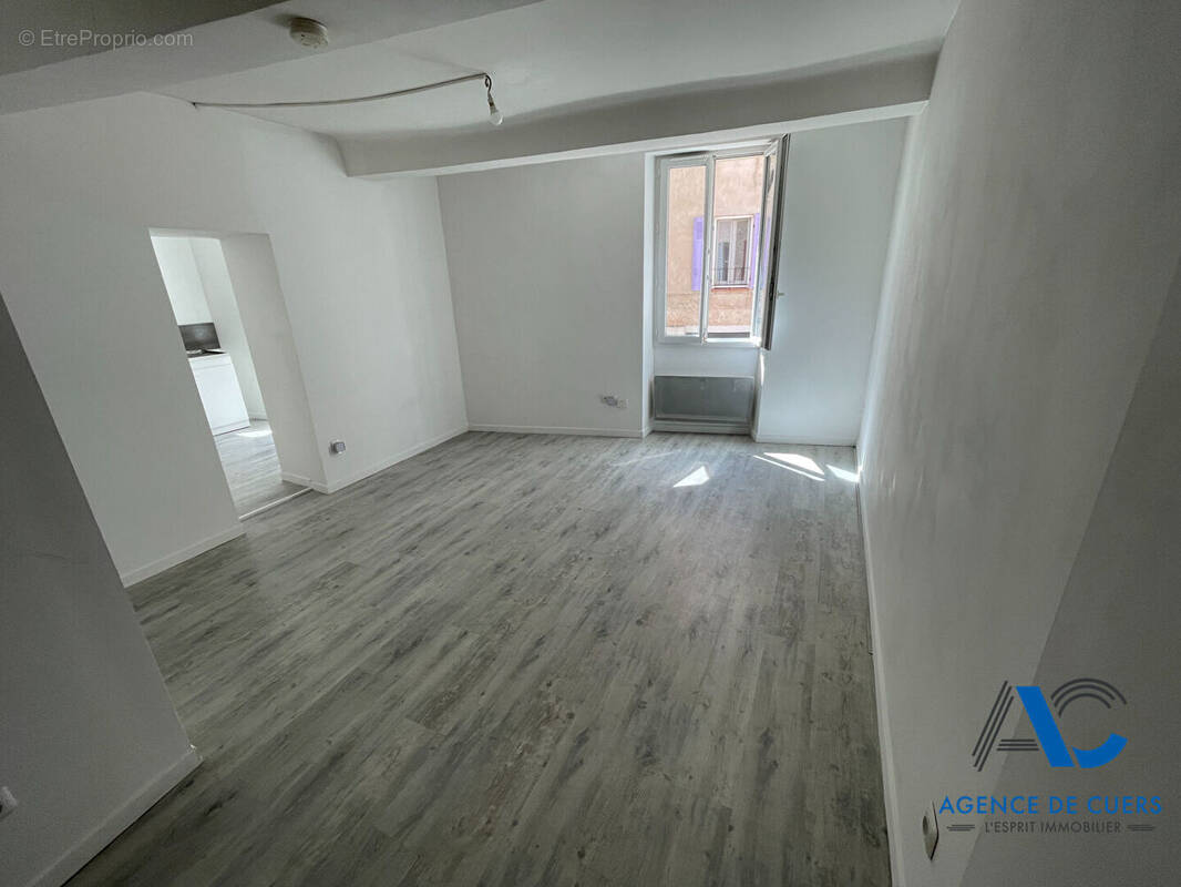 Appartement à CUERS