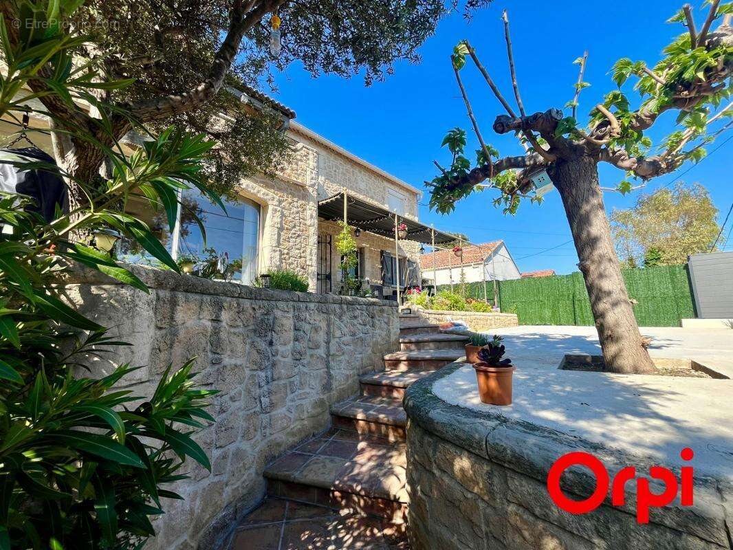 Appartement à MARSEILLE-11E