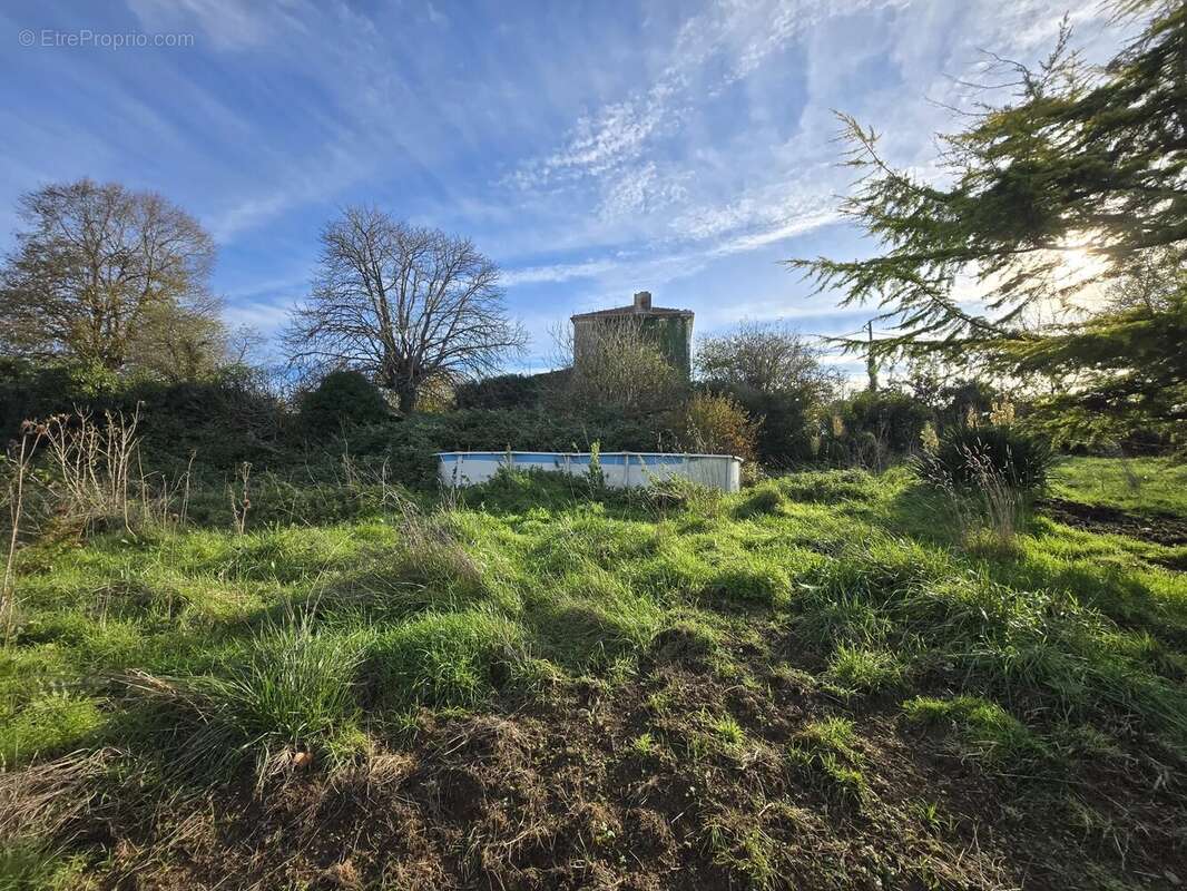 Maison à SAINT-MARTIN-LACAUSSADE