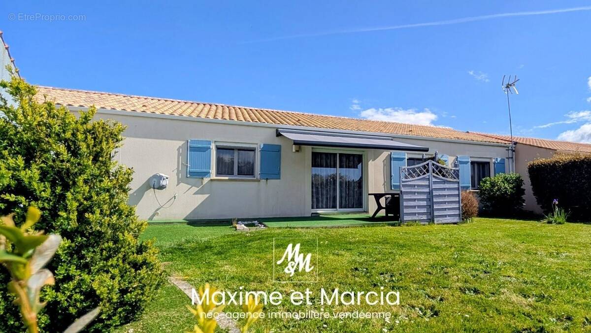 Maison à LE GIROUARD