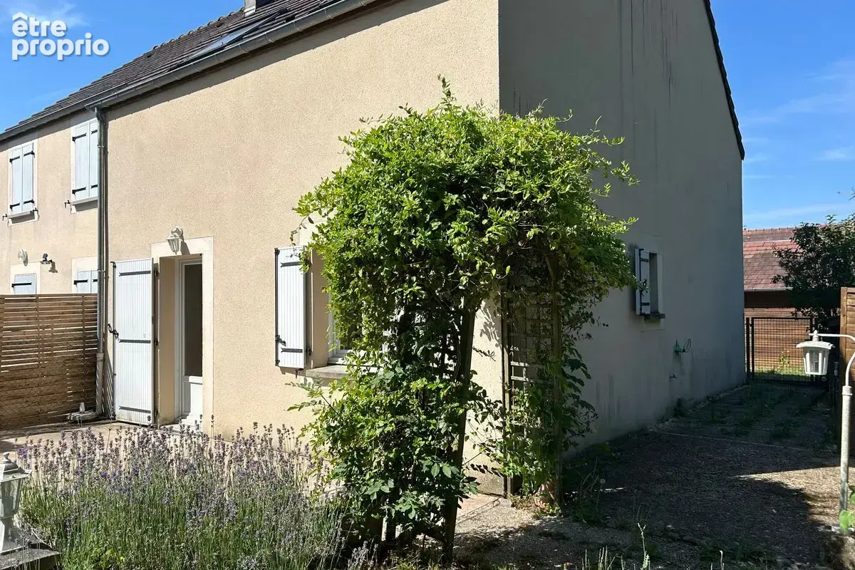 Belle opportunité à Toucy : Charmante maison T5 avec jardin, terrasse et garage ! - photo 13