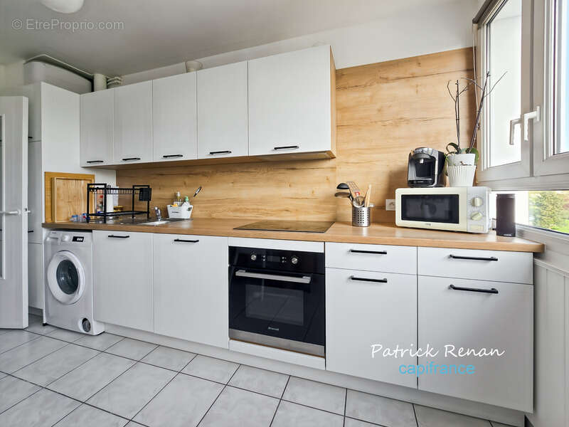 Appartement à LES CLAYES-SOUS-BOIS