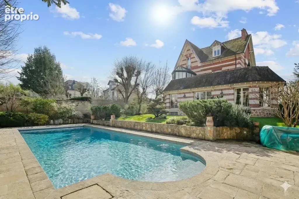 Le vesinet sud - magnifique propriete de 308 m² -  6 chambres - terrain 1541 m²  - piscine - dependance amenagee 18 m² - - photo 18
