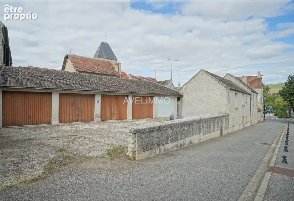 Immeuble divisé en 4 studios avec caves et garages - photo 3