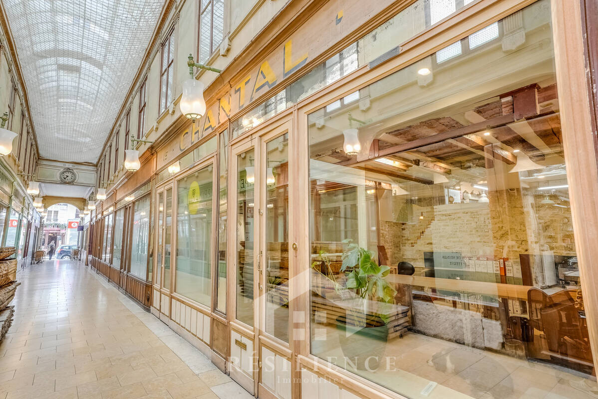 Commerce à PARIS-2E