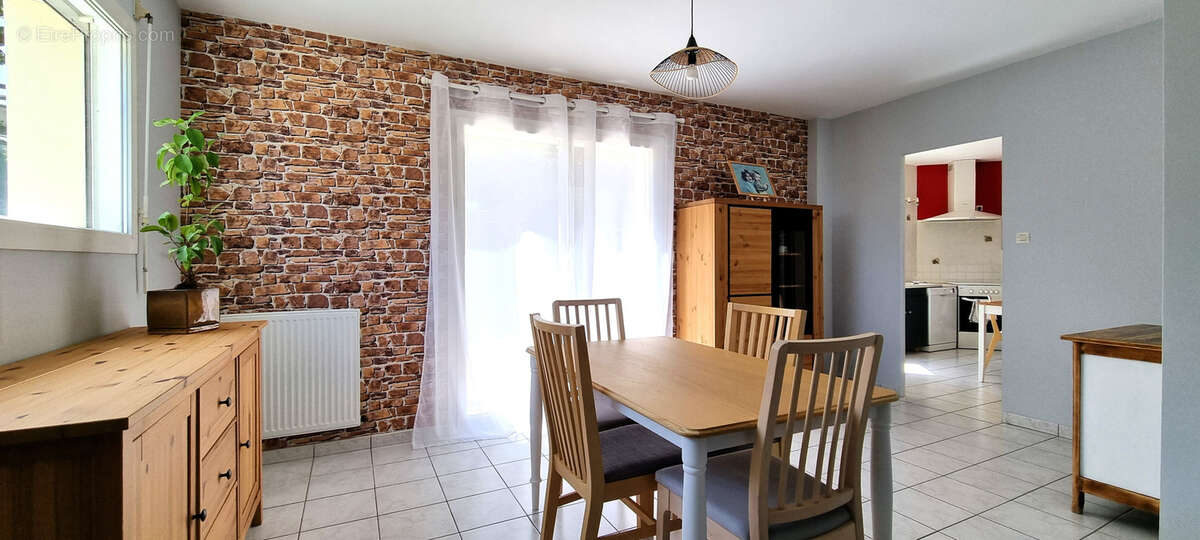 Belle maison de type 6 pièces proche du centre-bourg - photo 3
