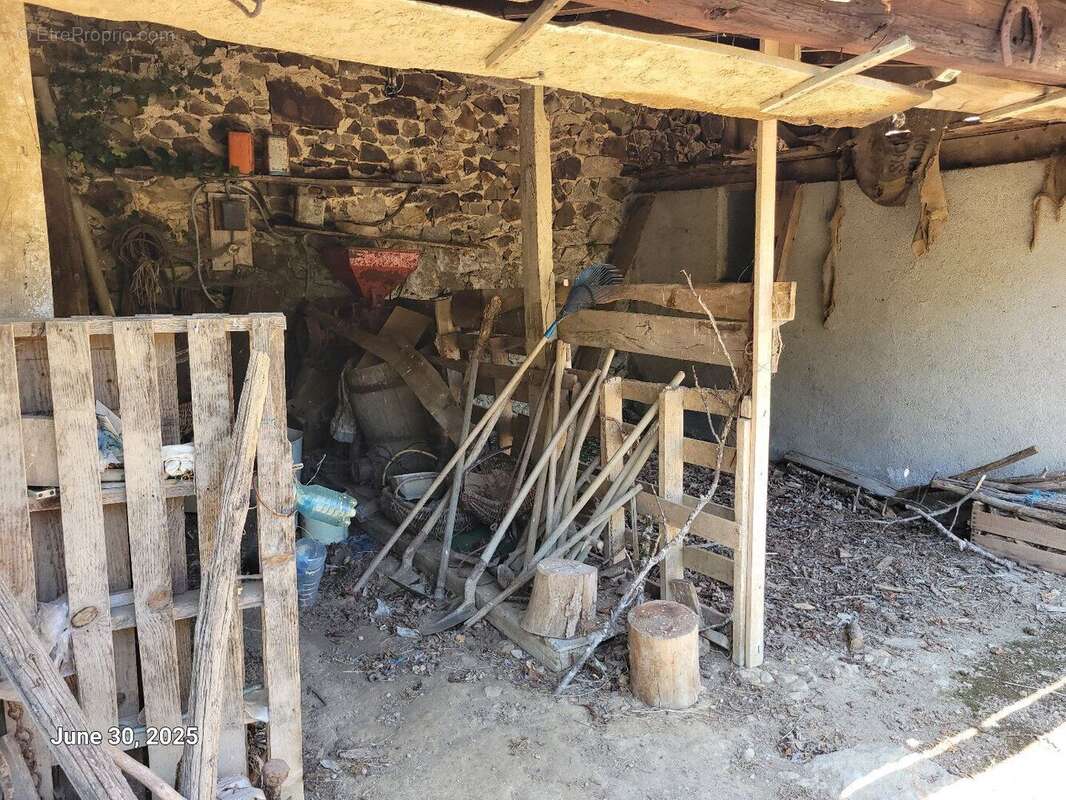 Un corps de ferme avec dépendances - 7kms de Villefranche de Rouergue - photo 11