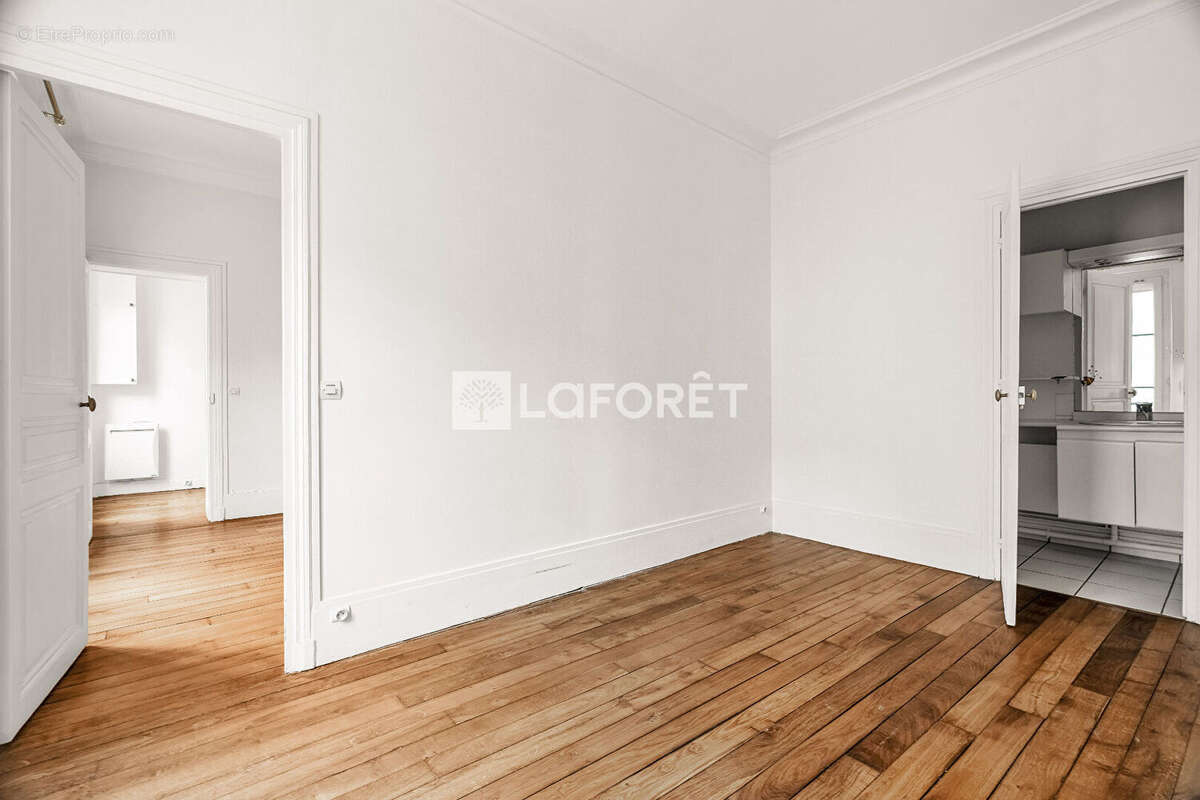 Appartement à PARIS-17E