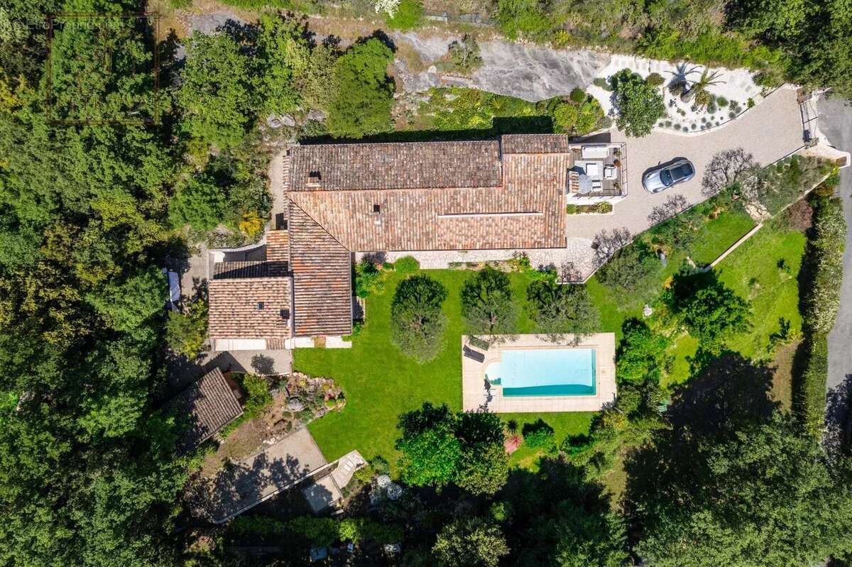 Maison à TOURRETTES-SUR-LOUP