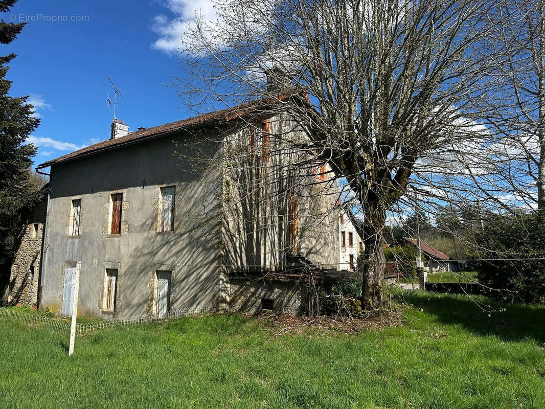 Maison à MESSEIX