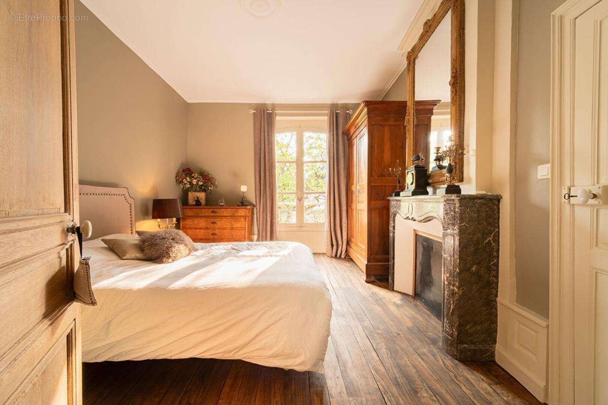 Ensemble immobilier Sézanne 14 pièces 334 m2 - photo 11