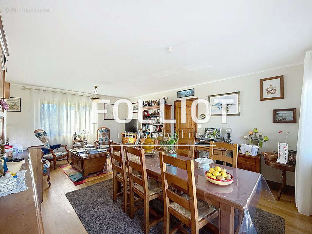 Maison à SAINT-PAIR-SUR-MER