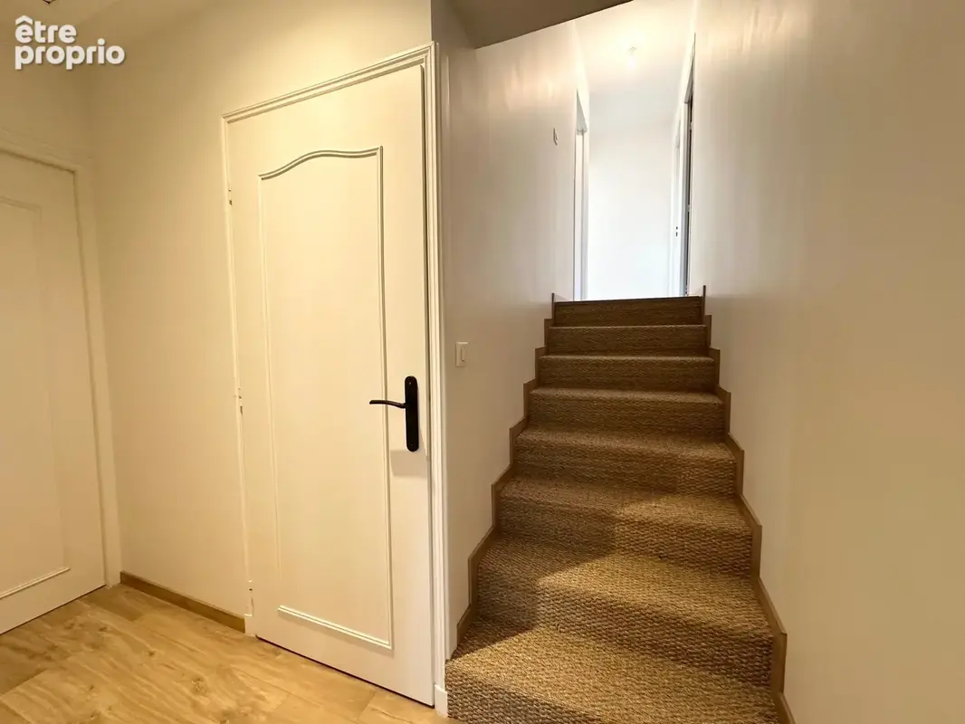 Maison 6 pièces 121 m² à vendre à Attignat (01340) - photo 7