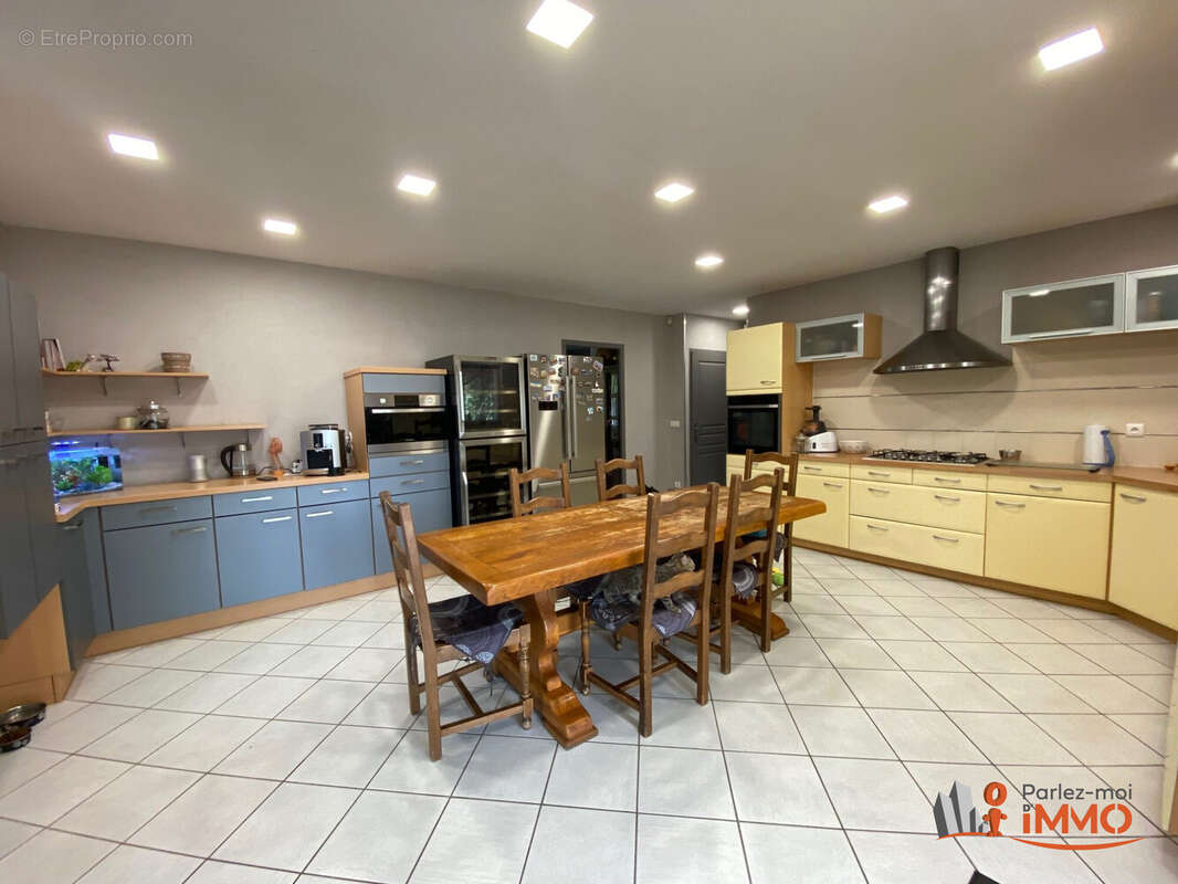 Maison à SAINT-GENIX-SUR-GUIERS