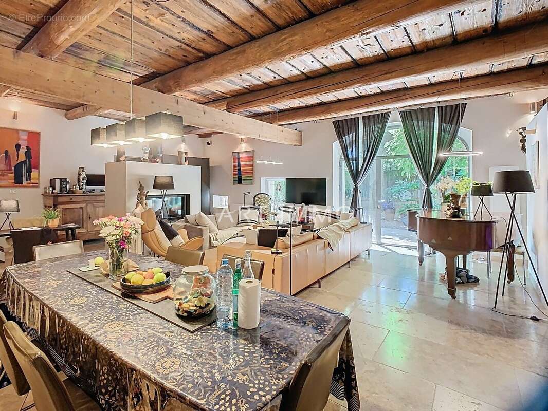 Maison à CAUMONT-SUR-DURANCE