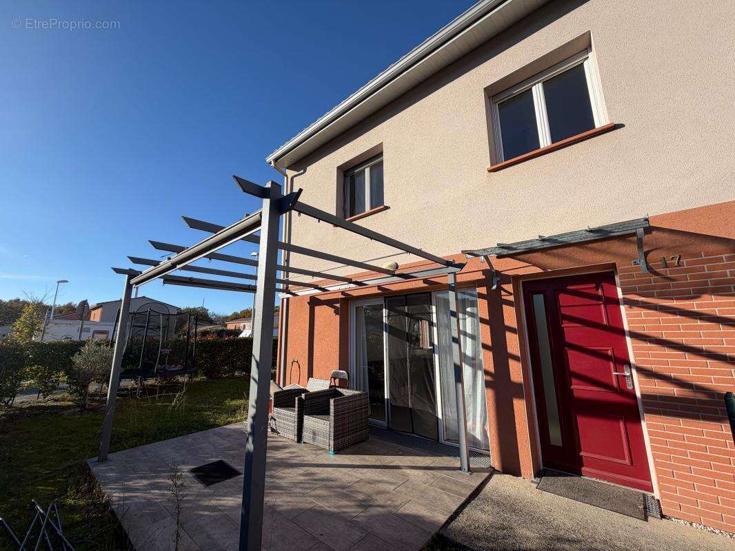 Maison à LA SALVETAT-SAINT-GILLES
