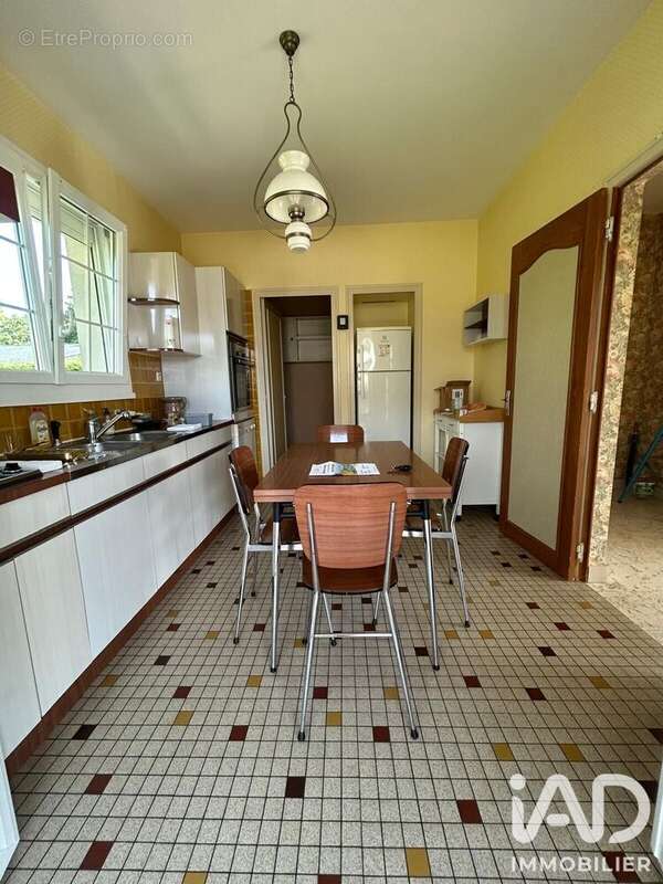 Maison 161 m² à La Chaussee-Saint-Victor  - photo 5