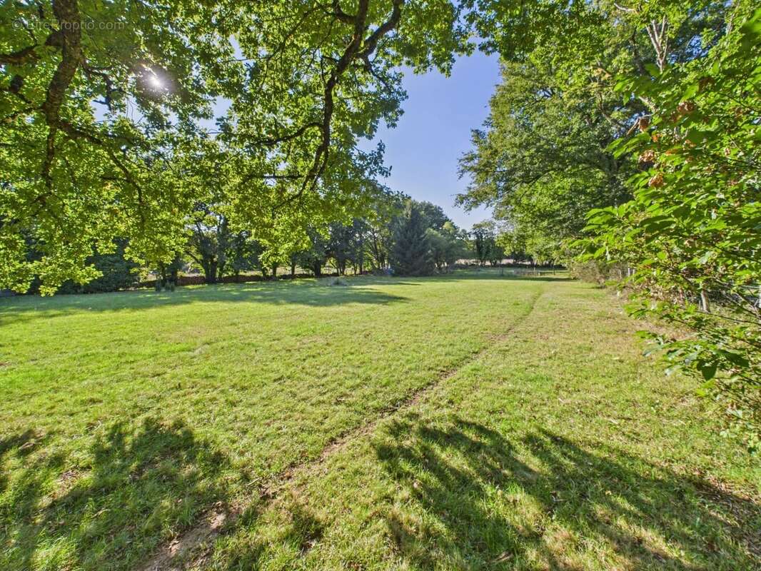 Maison à ABJAT-SUR-BANDIAT