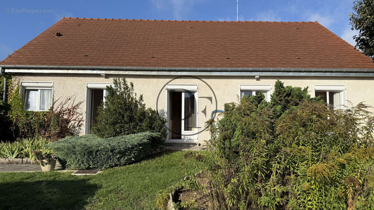 Maison à MONTIGNY-SUR-LOING