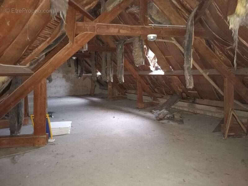 comble - Appartement à CONNERRE