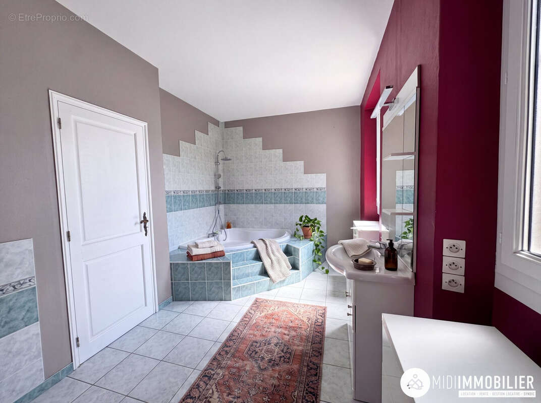 Maison 106 m² à Cagnac-Les-Mines  - photo 7