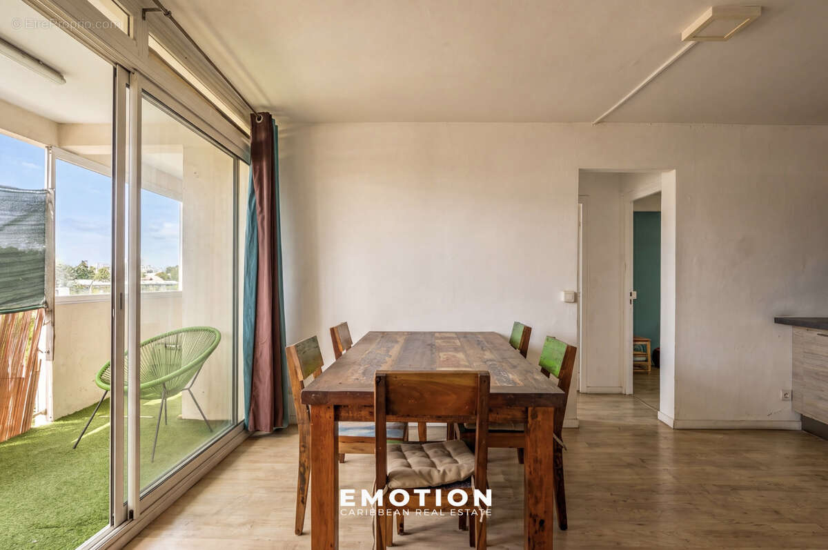 Appartement T3   64 m2 + terrasse Les Abymes - photo 2