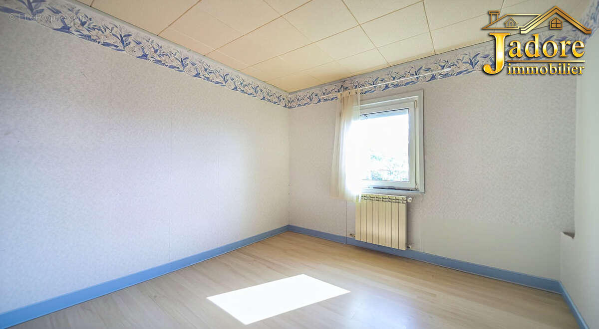 Plain-pied sur plus de 36 ares de terrain ! - photo 5