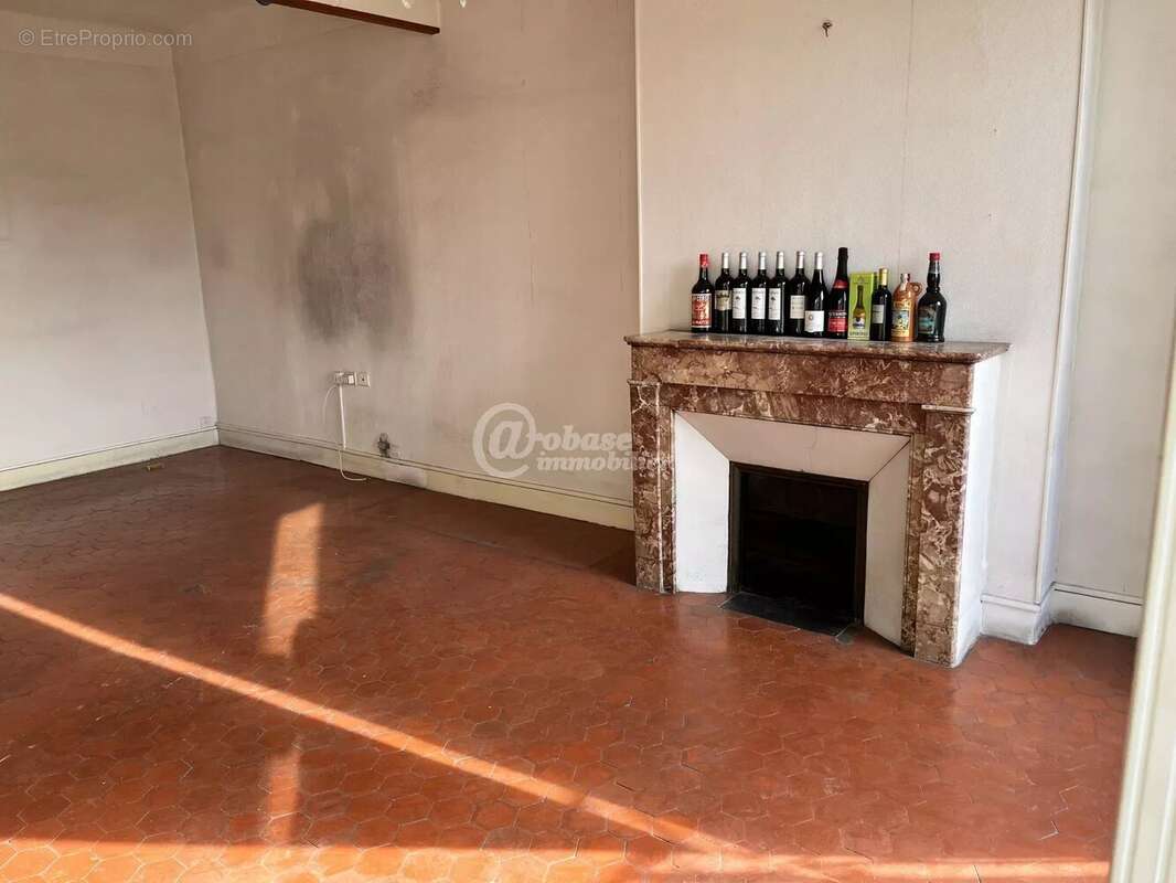 Appartement à MARSEILLE-2E