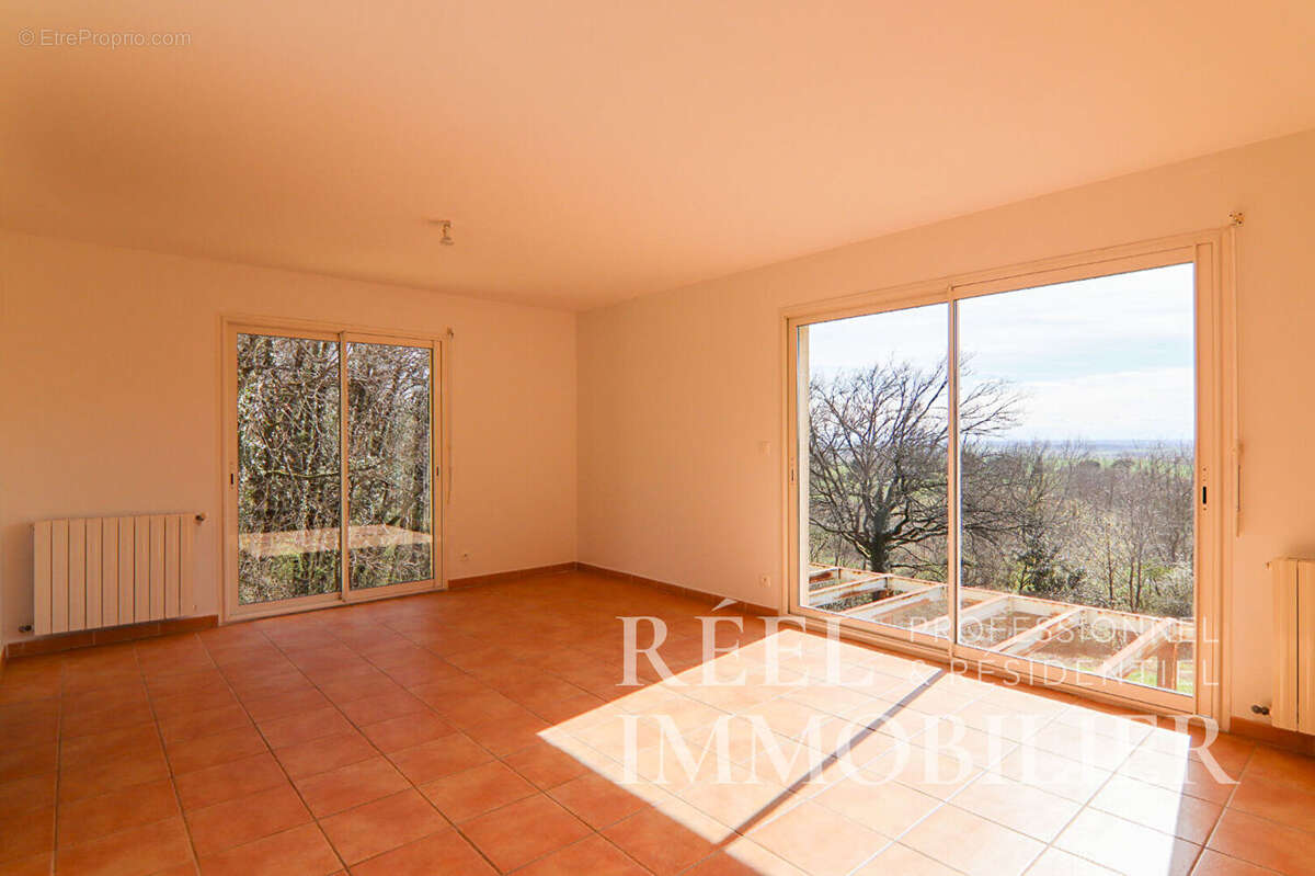 Maison de plain-pied de 104 m2 avec sous sol total - photo 3