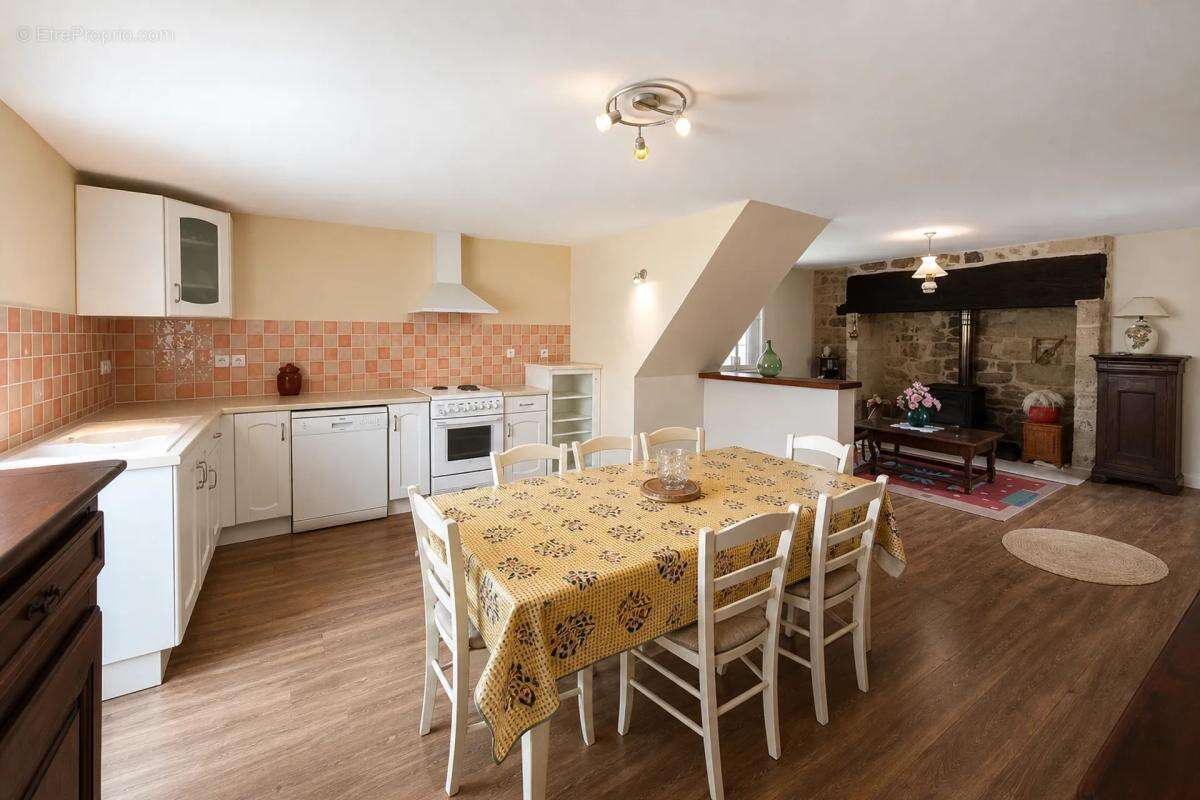 Maison à SEGONZAC