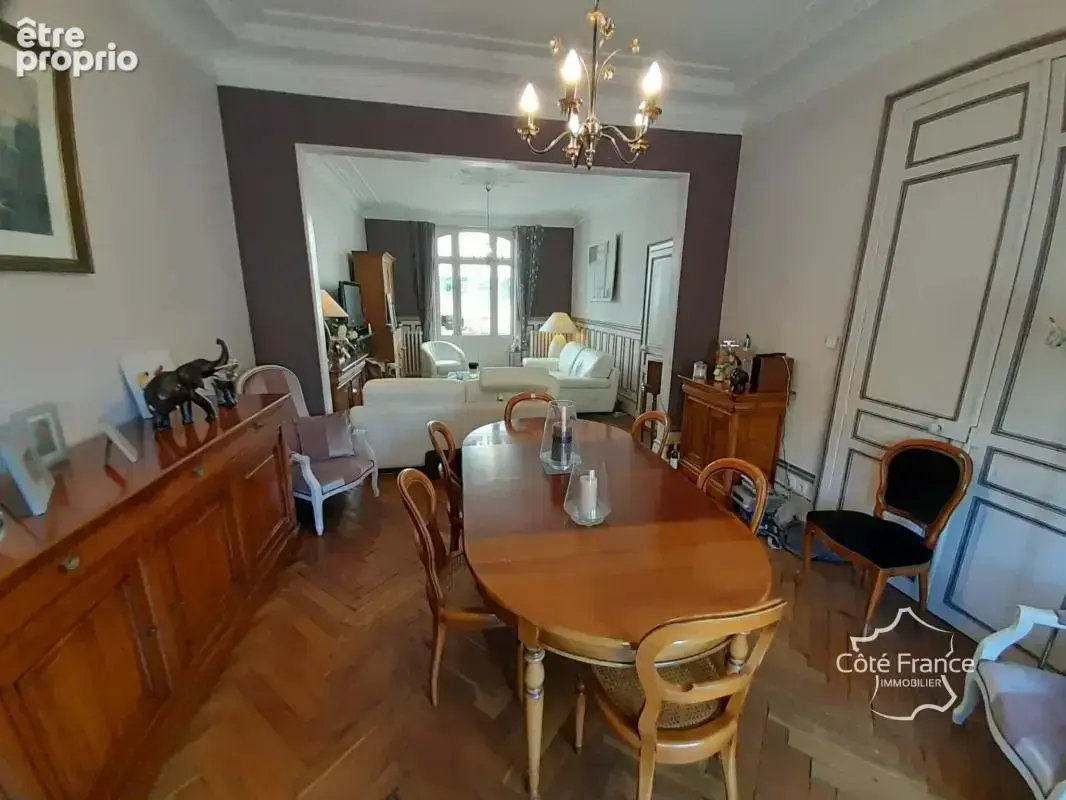 A proximité de tous commerces, lot de 3 maisons avec piscine - photo 13
