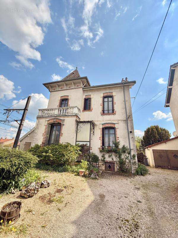 Maison à GENLIS