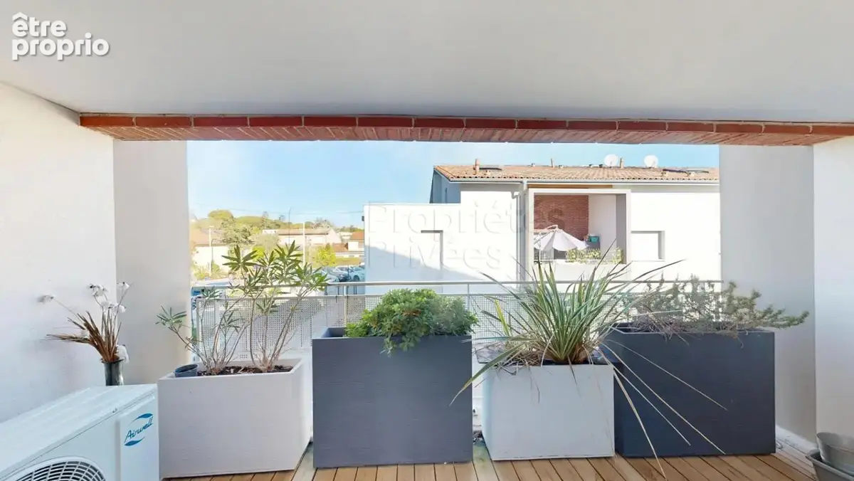 T3 duplex climatisé avec terrasse & 2 stationnements - photo 9