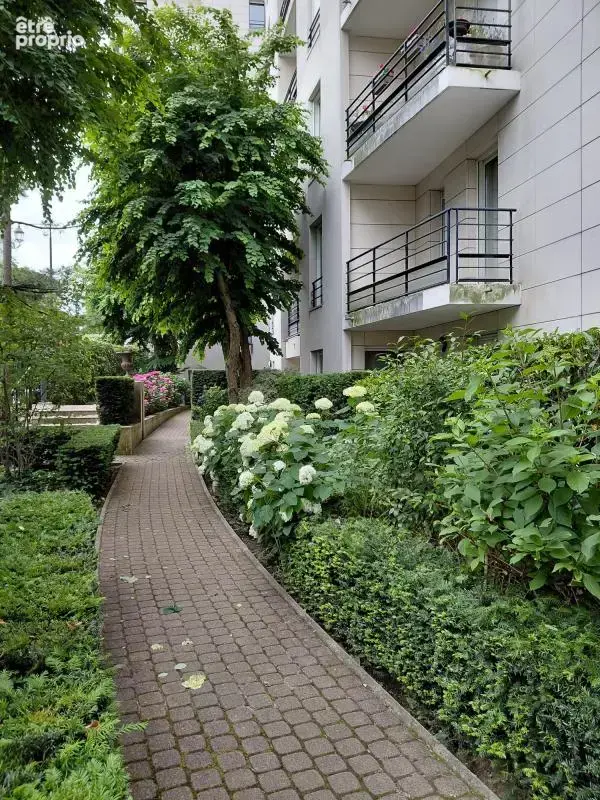 Appartement à COURBEVOIE