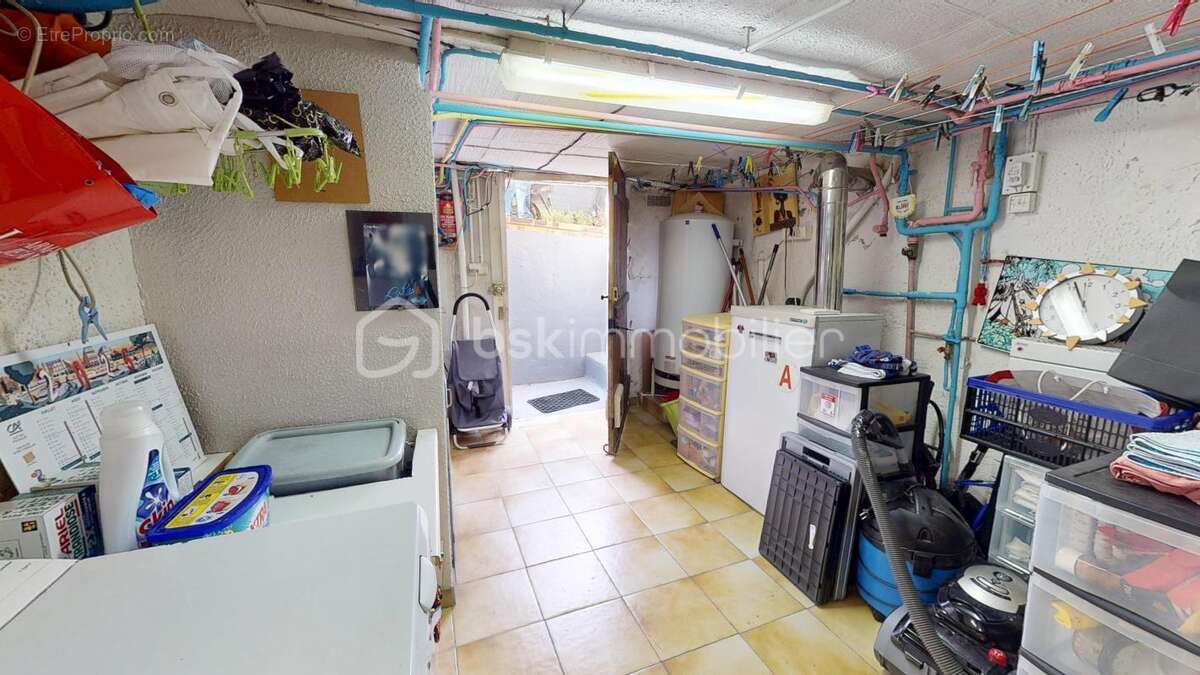Quartier du Coteau – Maison familiale avec charmant jardin, terrasse, sous-sol total et nombreux stationnements ! - photo 19
