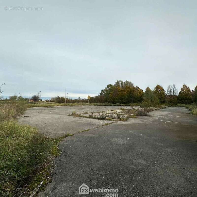 Situé en première ligne, excellente opportunité. - Terrain à CHAMBRY