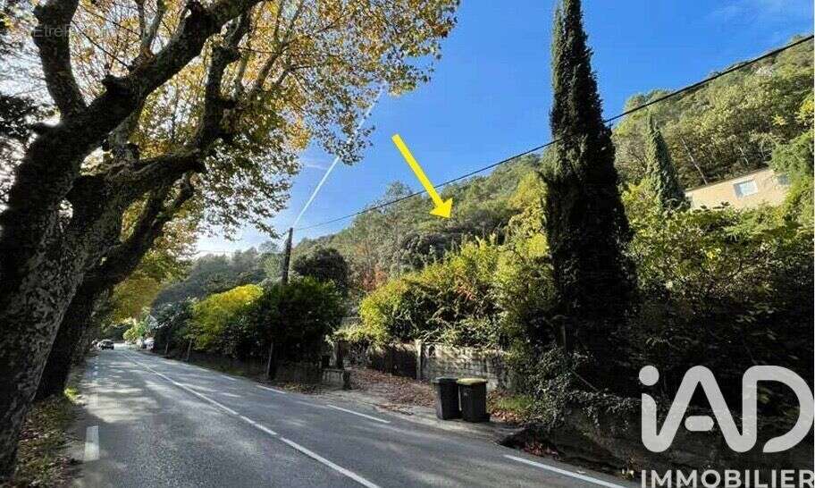 Terrain 7911 m² à Meounes-Les-Montrieux  - photo 3
