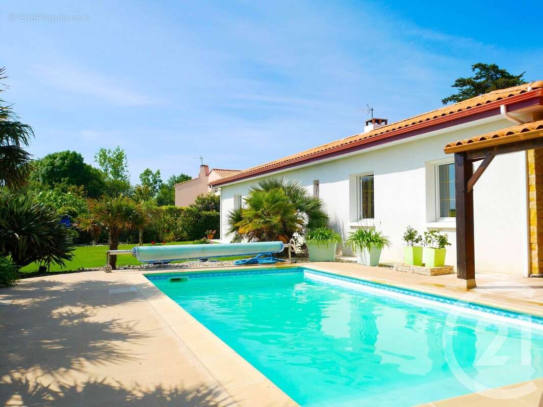 Maison à TALMONT-SAINT-HILAIRE